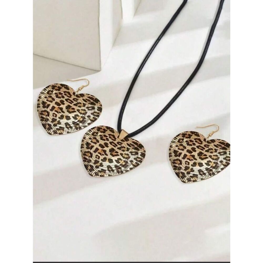 Leopard Heart set R653 - Picture 2 of 3